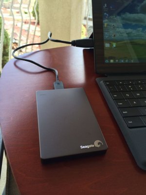 seagate_back_5.JPG seagate_back_5.JPG