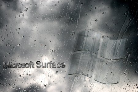 SP3_windows_glass_logo-on_rainy_glass.jpg